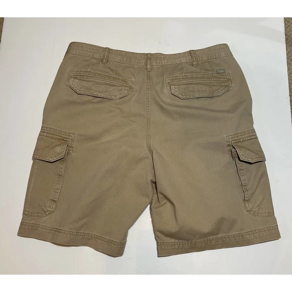 IZOD Men’s 38 Brown Khaki Cotton Cargo Shorts - Picture 2 of 6